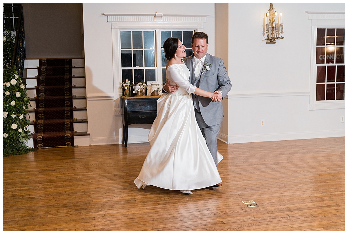 Stefanie Kamerman Photography - A Hunter Green and White Themed Wedding - Manor at Airmont - Round Hill, Virginia_0085.jpg