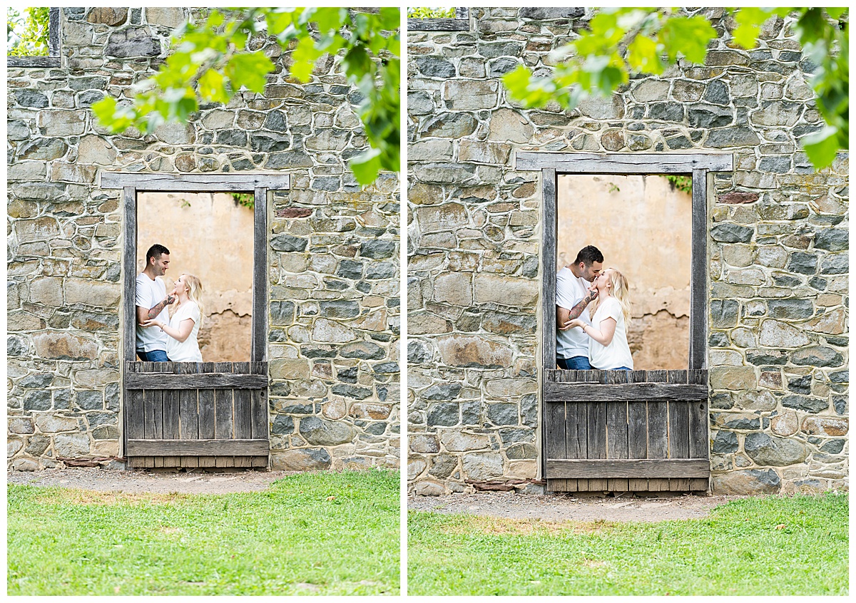 Stefanie Kamerman Photography - Holly and Nick - A Red Rock Overlook Engagement Session - Leesburg, VIRGINIA_0003.jpg