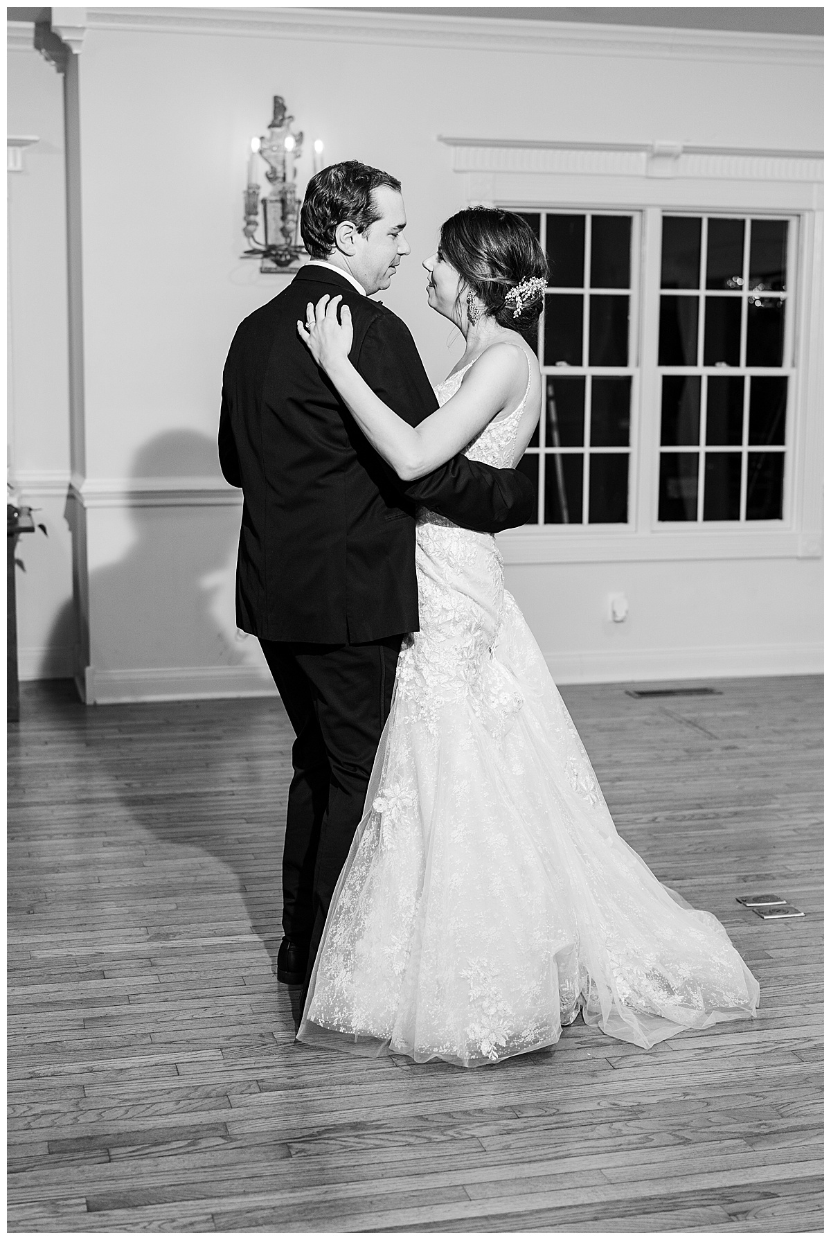 Stefanie Kamerman Photography - Jen and Matt - A Blush and Burgandy Themed Wedding - Manor at Airmont, Round Hill, Virginia_0082.jpg